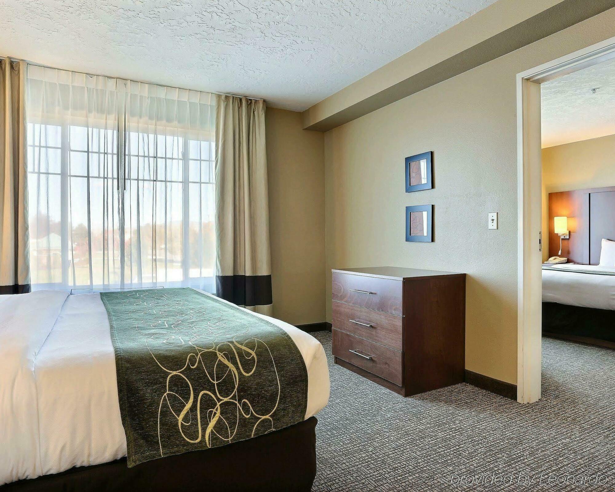 Comfort Suites Airport Boise Exterior photo